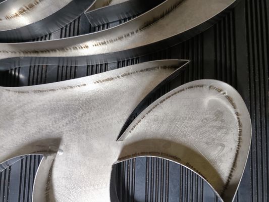 Επαναστατήστε τα σημεία γράμματος του καναλιού σας με την μηχανή συγκόλλησης λέιζερ Ejon 300W / 500W