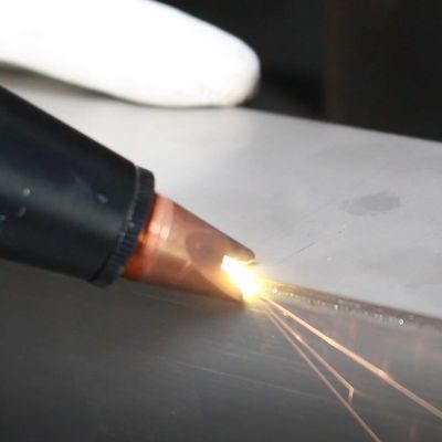 E500 500W μηχανή συγκόλλησης λέιζερ CNC ινών για ταχεία και αθόρυβη συγκόλληση διαφημιστικών πινακίδων