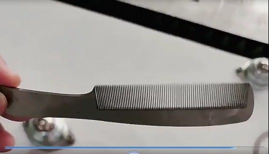 Μηχανή κοπής με λέιζερ ινών μετάλλου 1500W CNC με συνεχή λειτουργία κύματος