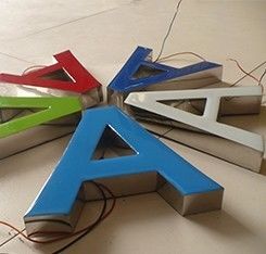 Υψηλής ακρίβειας εταιρεία διαφήμισης ύψος 20-130mm CNC αλουμινίου επίπεδη πτυσσόμενη μηχανή